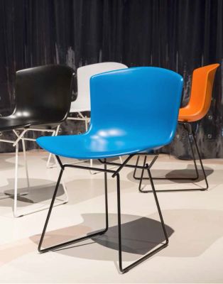 Bertoia Plastic Side Chair Chrom/Blue Knoll International SINGLE PIECES